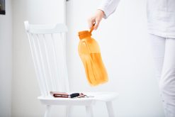 botella eco tupperware naranja 2 l.-DeFiestaEnCasa